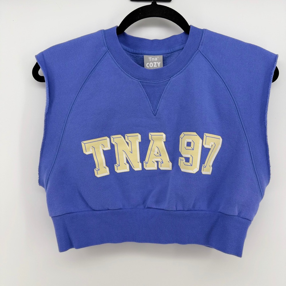 Aritzia TNA Cozy‎ Fleece Cropped Muscle Sweatshirt Purple Size S Graphic EUC